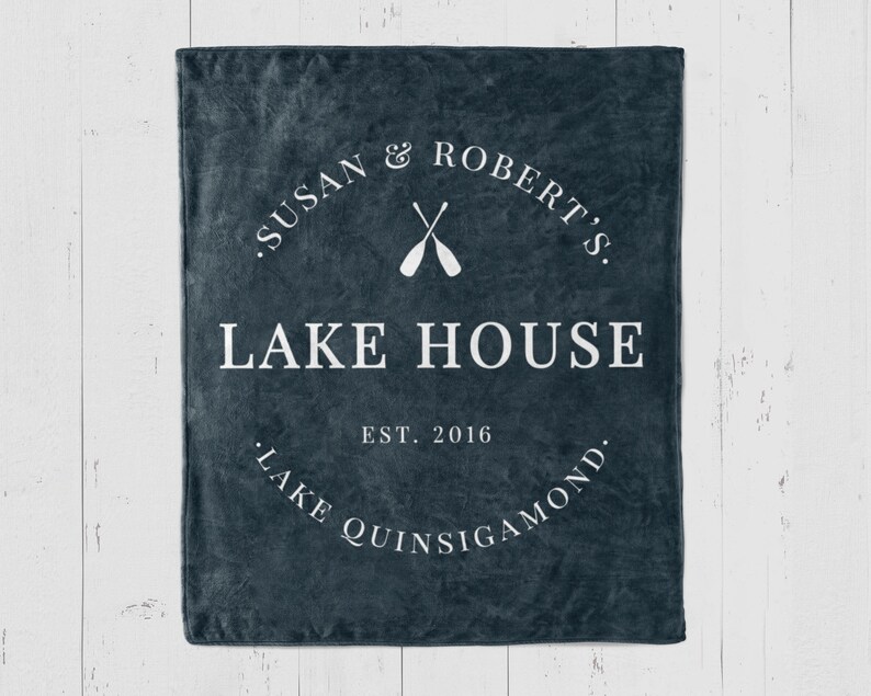 Custom Lakehouse Cabin Décor Blanket Personalized family name