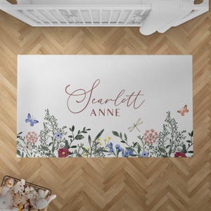 Benutzerdefinierte Mädchen Kinderzimmer Teppich Blumenspielmatte mit Name personalisiert, Kinderzimmer Dekor Baby Mädchen Geschenk, Blumenteppich, Spielzimmer waschbar Bereich Teppich