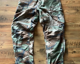 Pantalones militares de camuflaje vintage - Pantalones cargo Woodland BDU Talla PEQUEÑA Regular
