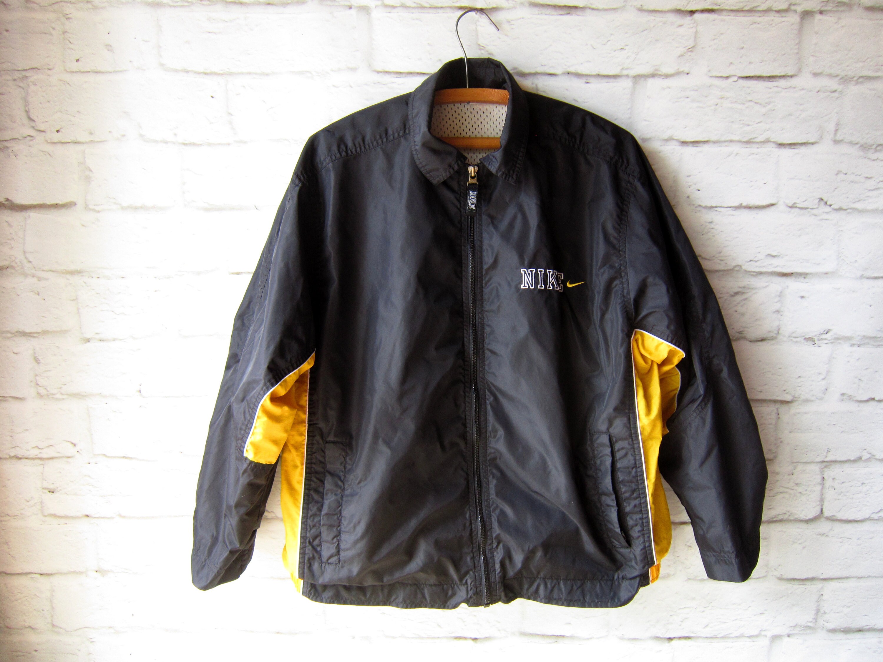 nike windbreaker youth large