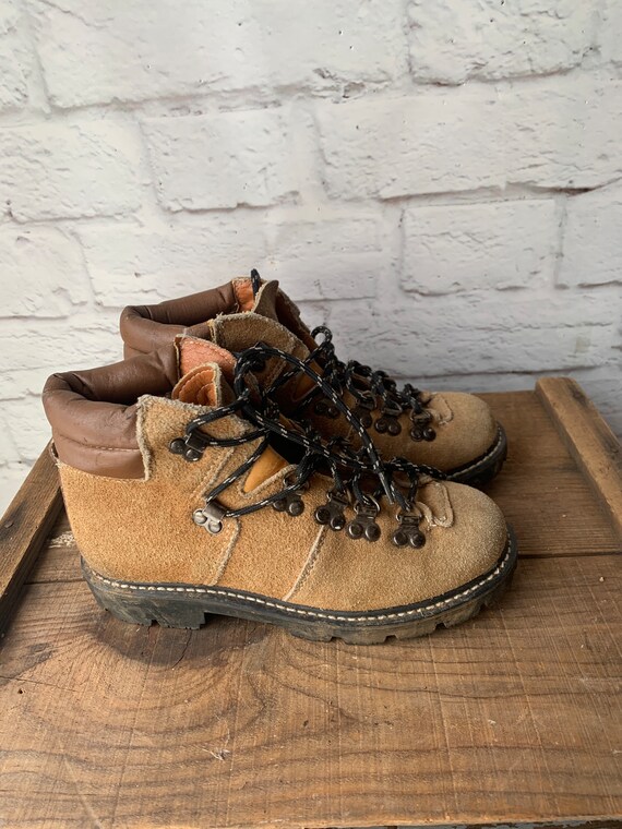 Walking boots size clearance 5