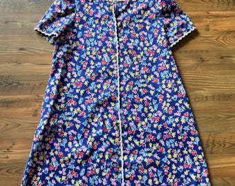 Vintage Muumuu - Size LARGE Blue and White Floral House Dress -  Zip Front Robe