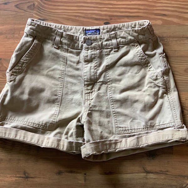 Vintage Women’s Patagonia Khaki Shorts - Size 10 Cotton Shorts -