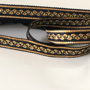 Black and Gold Narrow Trim, Festive Indian Trim, Boho Fashion Trim, Sari border embellishment, ribbon trim by the yard, 1.5 cms - half inch