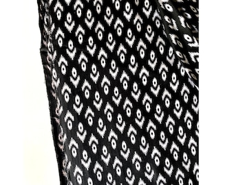 Black White Ikat Cotton Fabric, Quilting Sewing Textile, Lightweight Printed Boho Fabric by the Yard, Apparel Dressmaking Material