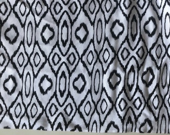 Rayon Challis, Bohemian Animal Print Fabric in Black and White, Viscose Rayon wild print , 1.24 yard cut, 146 cm Dress making fabric