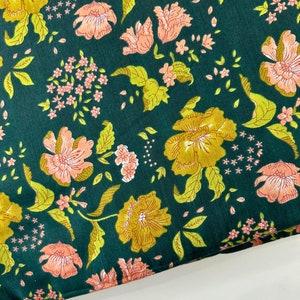 Dunkelgrüner und lindgrüner Stoff mit Blumenmuster, 2,60 m Schnitt, indischer Block Print, indische Baumwolle, leichtes Baumwolltextil
