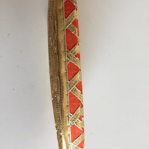 Adorno estrecho naranja y dorado, adorno de encaje gitano, adorno étnico indio, adorno de cinta de sari cortado a medida, adorno de decoración estrecho, 1,5 cm (media pulgada)