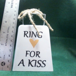 Kuhglocke weiß, Hochzeitsglocken, Kussglocken, Hochzeitsliebe, Ring für einen Kuss, Kuhglocke