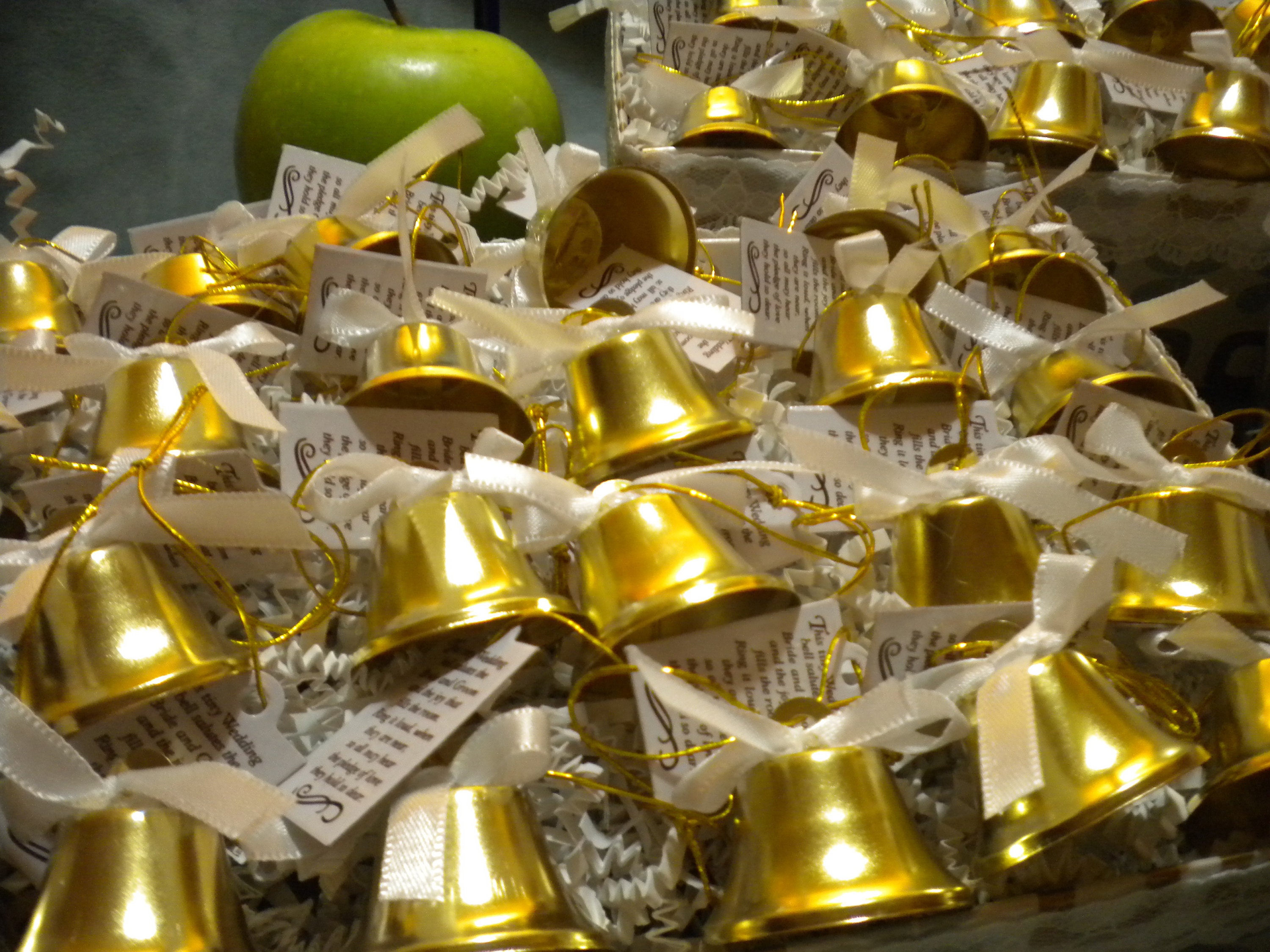 VOSAREA 100pcs Jingle Bells Piccole Campane Artigianali per Fai da Te Decorazioni Natalizie bomboniere 14mm Argento 