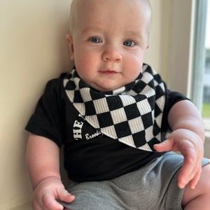Black and white checkered ribbed knit baby drool bib, reversible baby bandana flannel bib, snap bib, gender neutral nursery, baby shower