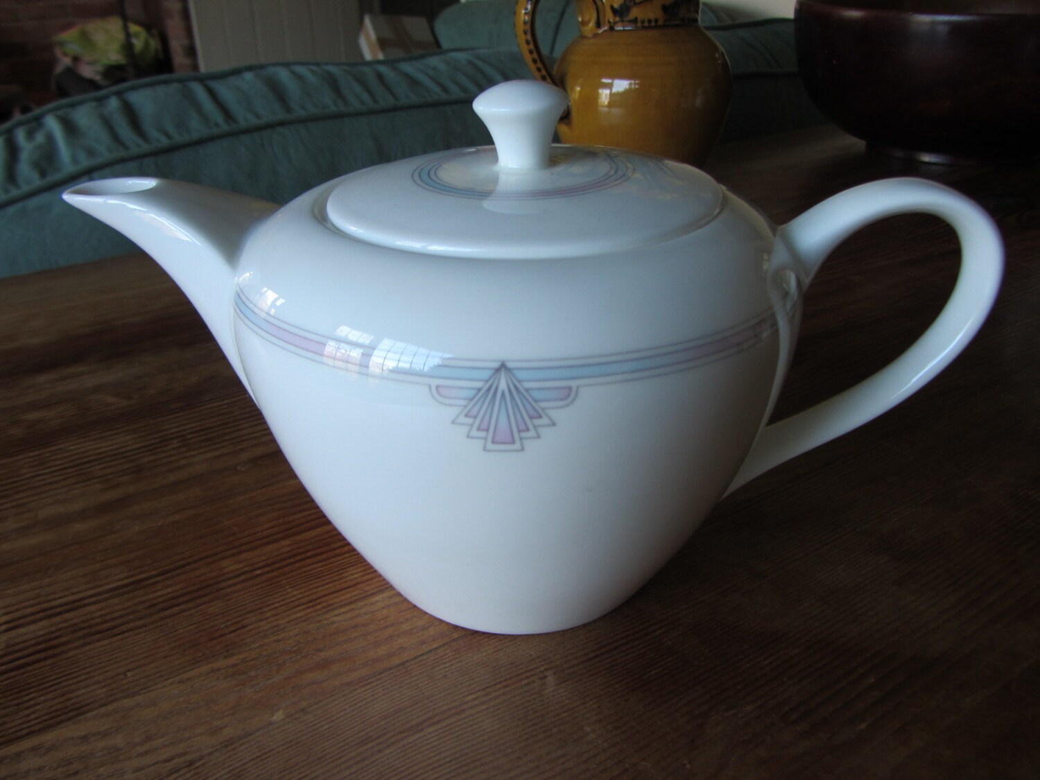 Vintage Wedgwood modern Art Deco teapot Talisman 4 cup 30 fl