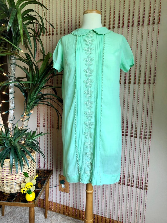 1960s Light Mint Green Mini Dress With Flower Embe