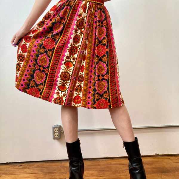 1960s Funky Floral Knee Length Skirt, Waist 28in