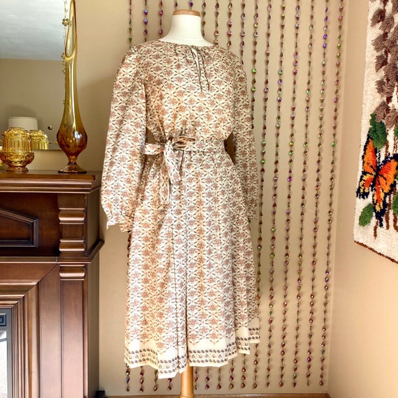 1970s Floral Neutral Colored Boho Style Dress
