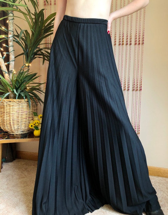 1970s Black Pleated Palazzo Pants