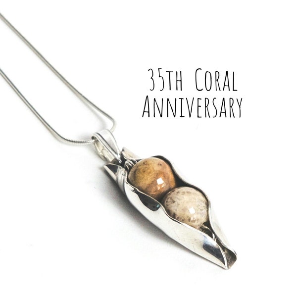 Collier 35e anniversaire de corail | Deux petits pois dans une cosse | Bijoux femme en corail fossilisé | collier de corail | 35e anniversaire de mariage