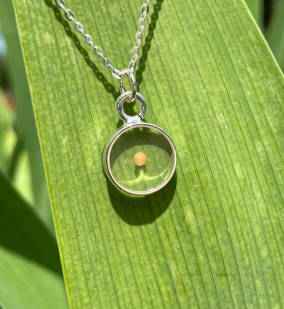 de de mostaza Colgante de resina - Etsy España