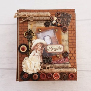 Cuaderno de lácteos A5, diario basura hecho a mano único, diseño vintage con belleza y flores encantadoras, botón de madera de metal y papeles teñidos de café