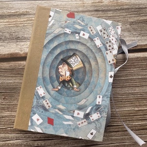 Diario spazzatura fatto a mano Alice nel Paese delle Meraviglie Lapbook tascabile vintage, opuscolo, kit di carta materiali, folio pieghevole, album fatto a mano, collage