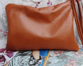 Genuine leather Tan brown clutch with zipper closure and knot wristlet. Leather bag, zipper pouch, leather handbag. Valentines gift for her