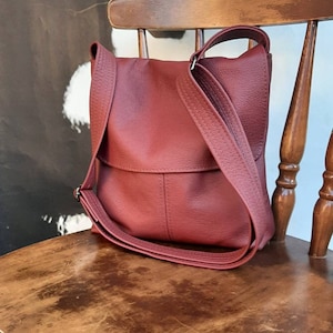 Bolso de mano burdeos 100% piel auténtica con solapa / Burdeos Rosa / Bolso bandolera, tipo cartera, tipo bandolera o bolso de hombro