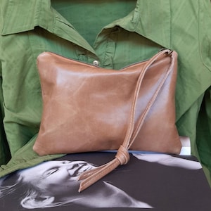 Full grain  leather Caramel Tan clutch with zipper closure and knot wristlet. Leather bag, zipper pouch, leather handbag.  Gift for her