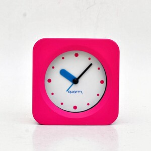 Fuchsia pink y2k clock Decoration Housewarming Gift Decorative Clock desk table clock pop vintage memphis style Gifts for Home