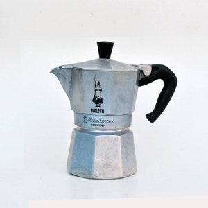 machine à expresso vintage passoire Bialetti cafetière antique percolateur sur cuisinière en aluminium Century passoire à café en aluminium sur cuisinière vintage