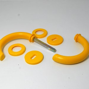 yellow door handle vintage knobs plastic houseware italian design handles for doors 90s design 80s retro style holds and knobs memphis decor