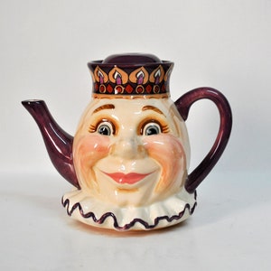 Vintage Witch teapot gift teapot pink purple carved face shaped ceramic collectors teapot halloween large teapot silhouette teapot