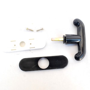 Dunkelgrauer Kunststoff Fenstergriff: Vintage Italienisches Design