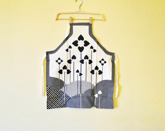 Vintage Blue Hearts Print Apron - Retro Kitchen Accessory