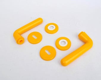 door handle vintage knobs plastic houseware yellow italian design handles for doors 90s design 80s retro style holds and knobs memphis decor