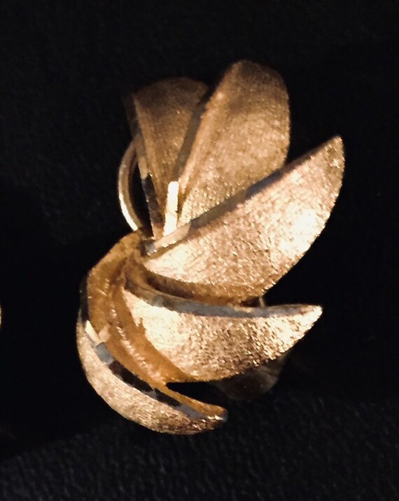 Vintage Coro Brushed Gold Tone Clip On Earrings - image 4