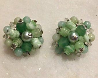 Vintage Midcentury Green Glass Bead Cluster Spring Earrings Clip On in Greens Japan