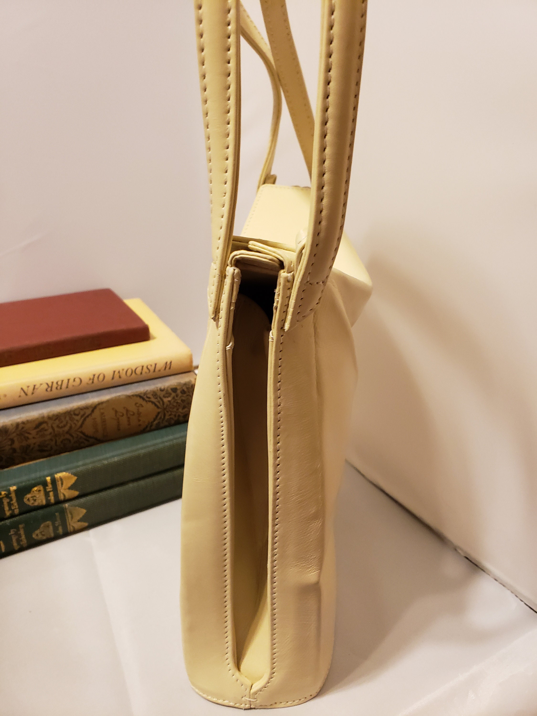 Handcrafted Lorenzi cream colored purse very unique vintage new