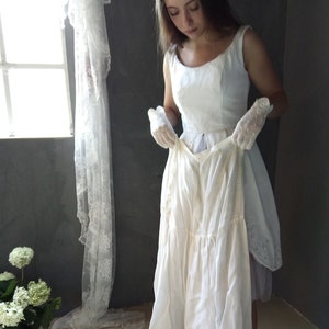 So wonderful antique petticoat, stiff petticoat, ivory, victorian style, unused....CHARMANT!