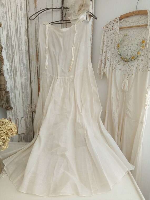 Preview .... wonderful antique petticoat, stiff pe