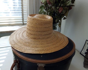 Antique straw hat, summer hat, theater hat, brocante..CHARMANT