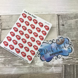 Könnte beinhalten: Eine Bogen mit roten Lippen-Aufklebern mit dem Text "Dook Plook Designs" und "www.beingbethanyrose.com". Der Aufkleberbogen trägt auch den Text "DFD-933".