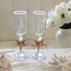 Personalized Monogram Beach Wedding Champagne Flutes, Starfish Champagne Glasses, Starfish Champagne Flutes, Beach Decor Glasses Coastal