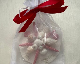 Personalized Seashell Christmas Ornament. Christmas Beach Wedding Favor, Personalized Shell Ornament, Sand Dollar Coastal Beach Decor