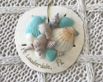 Fort Lauderdale Seashell Christmas Ornament, Beach Wedding Favor, Sand Dollar Ornament. Fort Lauderdale FL Noël et coastal Beach Decor