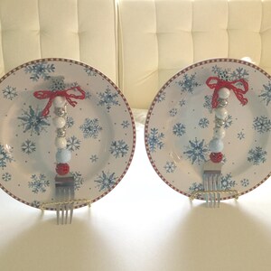 Snowflake Plates Set of 2, Christmas Plates, Snowflake dessert plates, Christmas Hostess Gift, Holiday Gift for Children, Christmas Plates