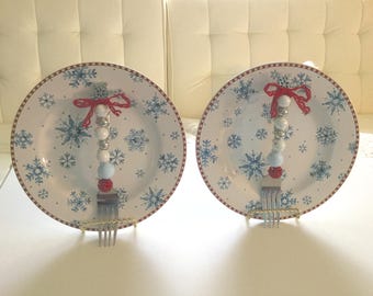 Snowflake Plates Set of 2, Christmas Plates, Snowflake dessert plates, Christmas Hostess Gift, Holiday Gift for Children, Christmas Plates