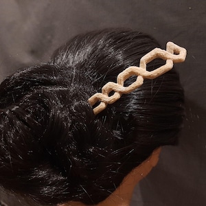 Handgesneden haarstokje van hertengewei: minimalistische knotspeld