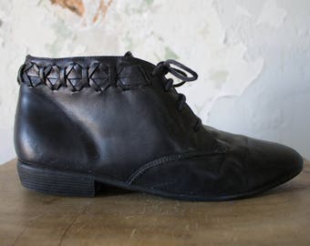 Vintage Black Leather Booties 80s 1980s - Braided Boots - 9