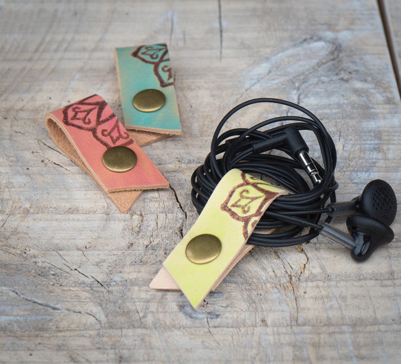 3 pcs Leather Earphone Clip Ear Bud Wrap Cord Organizer Cable Holder Cord Snap