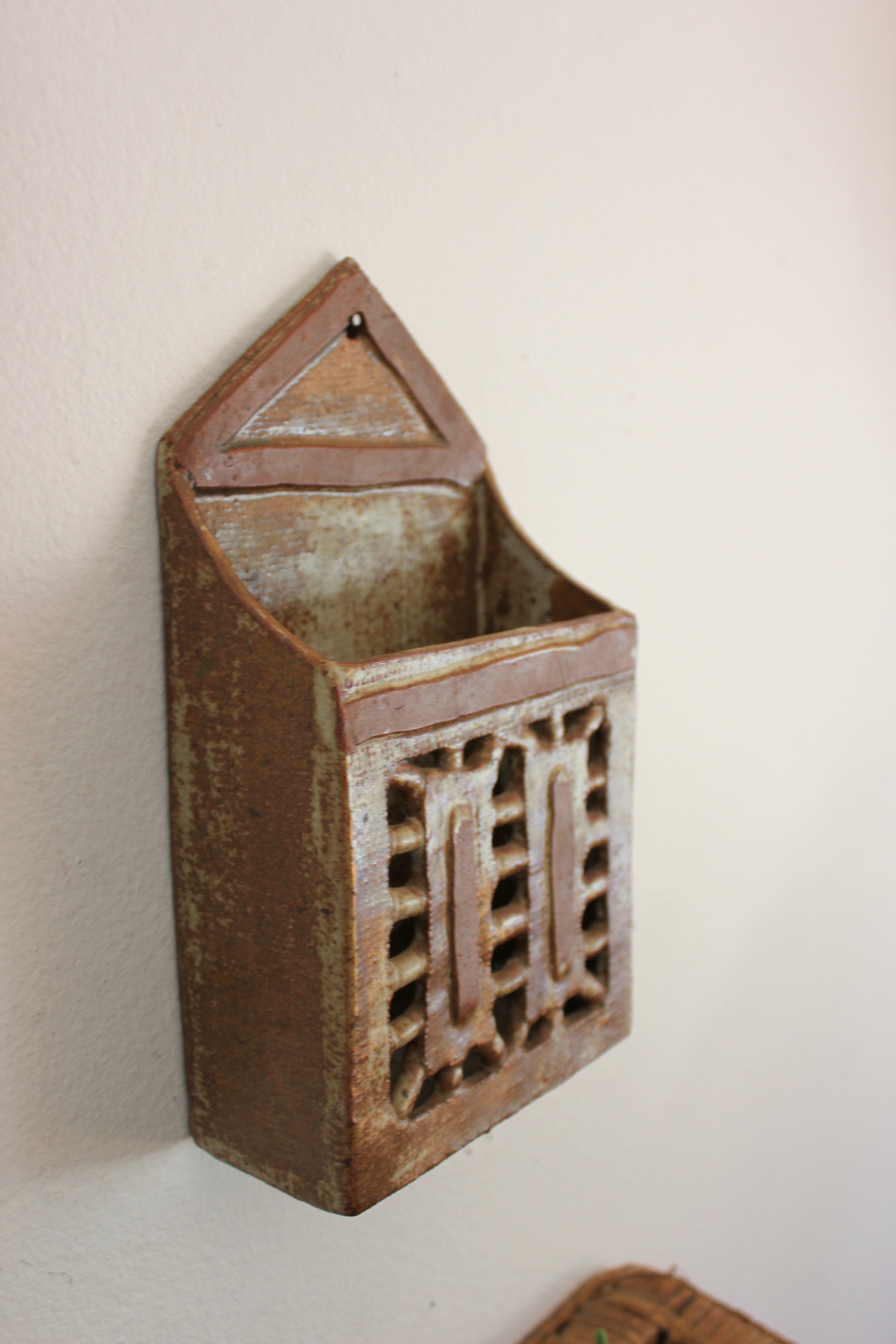 Vintage Handthrown Pottery Mail Holder Letter Catchall